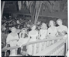 Mari Blanchard with Colleagues 1955 Photo - Glamour Dolls Get