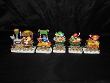 Danbury Mint The M&M's Merry Metro Christmas Train M & M Figurine Set 5 Holiday picture