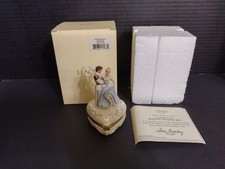 Lenox Disney Cinderella's Romance Treasure Box w/ Original Box and COA picture