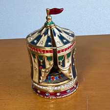 Estée Lauder Beautiful Solid Perfume Circus Tent Compact 2001 Collectible picture