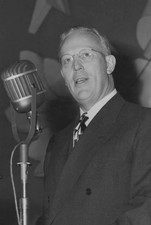 Governor of California Earl Warren making a speech circa 1948 Old Photo picture