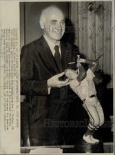1971 Press Photo Charles O. Finley talks about Oakland Athletics in Chicago picture