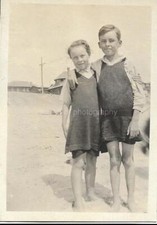 SMALL FOUND FAMILY PHOTO Antique BLACK AND WHITE Snapshot 210 54 X picture