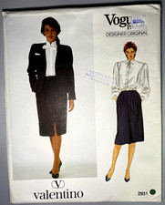 UCFF~Vtg 1982 Vogue Designer Original 2931 Valentino 'Pussy-Bow Power Suit'~Sz 8 picture