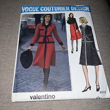 70s Vintage Sewing Pattern 2578 VOGUE COUTURIER DESIGN VALENTINO Suit Sz 14 = 10 picture