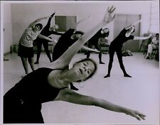 LG887 1975 Original Bob Eighmie Photo WOMENS AEROBICS CLASS Ladies Stretching picture