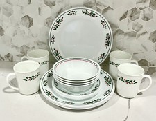 Vintage Corelle Winter Holly 16 Pc Dinnerware Set Service 4 Christmas USA MINT picture