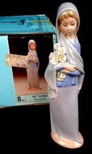 Lladro Porcelain Valencia Spain 4650 Girl With Calla Lilies 9 1/8