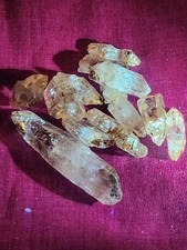 Natural UV Reactive Petroleum Quartz picture