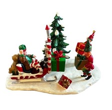 LEMAX “Heavy Lifting” 73620 Elf Sled Lift Santa’s Wonderland Table Accent w/ Box picture