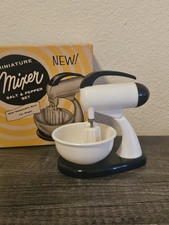 MCM Sunbeam 1950s Miniature Mixer Salt Pepper Set with Detachable Bowl Mini SH2 picture