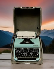Rare SERVICED Robin Egg Powder Blue CURSIVE Script Olympia SM3 1958 Typewriter picture