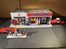 1/64 Scale Handmade Union 76 Gas Station Diorama picture