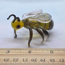 Lot of 1 • Glass Figurine • Bee • Honey Bee picture