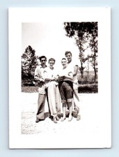 Old Vintage Photo AFFECTIONATE MEN WOMEN COUPLES OUTSIDE ORIGINAL SNAPSHOT picture