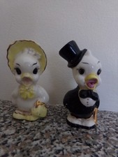 VINTAGE CUTE TINY DUCKS? CHICKS?  SALT & PEPPER #5675 PROBABLY JAPAN picture