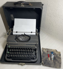 Vintage 1930's Underwood Universal Portable Manual Typewriter W/Hard Case *** picture
