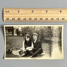 Vtg 1920s Couple Portrait Photo Man Flat Cap Woman Fur Collar Fashion Snapshot picture