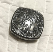 Vintage 1920s DJER KISS ART NOUVEAU REPOUSSE KISSING FAIRIES POWDER COMPACT picture