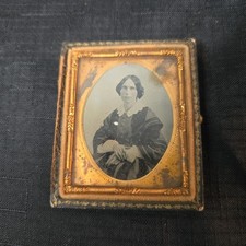 Antique 1/9th Sixth Plate Daguerreotype Ambrotype Portrait Seated Woman Case picture