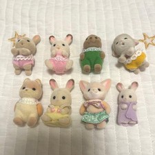 Sylvanian Families 8 Figures Lot Collectible 13+ picture