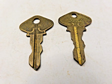 SALVAGE LOT OF 2 ANTIQUE FORD AUTOMOBILE BRASS KEYS 1-3/4
