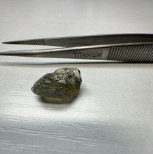Sapphire Med Green Blue  clean faceting rough gemstone Tanzania 8.44 Carats picture