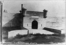 Photo:Entrance to the federal penitentiary, Atlanta picture