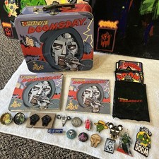 MF DOOM Operation Doomsday Lunchbox 2CD Complete Set Pins Buttons Charms NM NM- picture