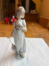 Lladro “Summer Stroll” #7611  New in the Box  -  Beautiful 9