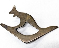 WW1 WW2 Australian Army/military war related kangaroo good luck badge AIF/ANZAC picture