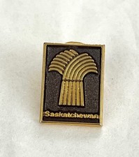 Vintage Canada Saskatchewan Province Symbol Wheat Sheaf Gold Lapel Hat Pinback picture