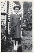 IF I WEAR THIS WILL YOU THINK I'M LOVELY? 1940's Vintage FOUND PHOTO bw 811 16 picture