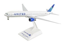Skymarks SKR1054 United Airlines Boeing 777-300 N2749U Desk 1/200 Model Airplane picture