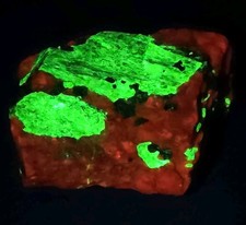 Fluorescent/Phosphorescent Willemite/Calcite With Franklinite 4.73 Oz picture