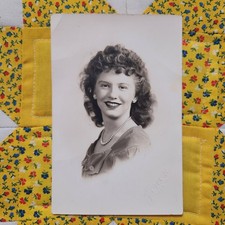 VTG 40s Studio Portrait 1940s Beautiful Young Woman Smiling Lipstick Pearls picture
