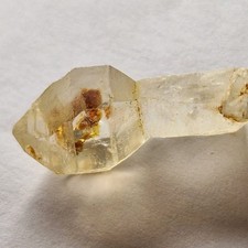 Petroleum Quartz Scepter 12.4ct. U.V. Reactive. Madagascar. 26.8*10.8*9.8 mm. picture