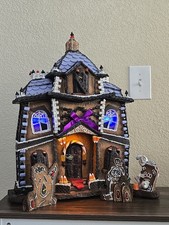 Byers Choice Traditions Lighted Ghostly Manor Gingerbread House 2011 W/ Figures picture