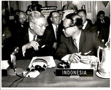 LG72 1959 Original Photo COLOMBO PLAN CONFERENCE Japan Indonesia Discussions picture