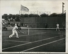 1932 Press Photo Wilmer Allison plays Nelson Cruz match during Davis Cup picture