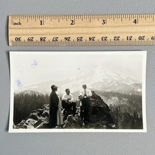 Vtg 1920s Mount Rainier Photo Hiking Mountaintop Fashion Cascade Mountains B&W picture