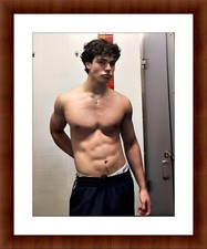Zackary Arthur Shirtless 8.5 x 11 Candid Color Unframed Collectable Photograph picture