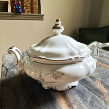 Hutschenreuther Selb Sylvia Platinum Large Covered Vegetable Serving Bowl 11” picture