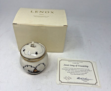 Lenox Disney Winnie the Pooh Sweet Song of Friendship Music Box 2002 COA picture