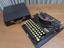 Remington Portable Typewriter 1923 QWERTZ German USA Antique Working picture