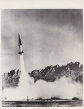 1957 Press Photo U.S. Army Testing Supersonic Missile at White Sands, New Mexico picture