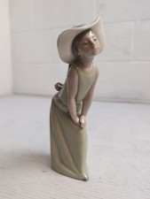 Vintage Lladro Glossy Pamela Curiosa Figurine 8.75