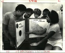 1985 Press Photo Marion Abramson Senior High School Mini Science Fair. picture