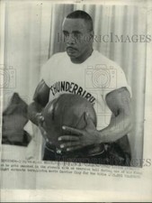 1964 Press Photo - FL - Boxer Sonny Liston Works Out with Exercise Ball picture