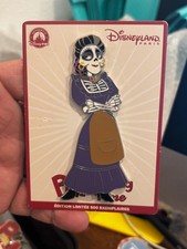 Disneyland Paris DLP Pin Trading Time PTT Jumbo Pin - Mama Imelda picture